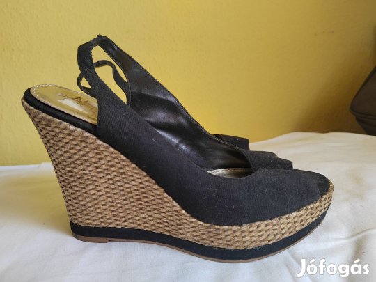 Tomy Hilfiger szandál eladó 37-es 