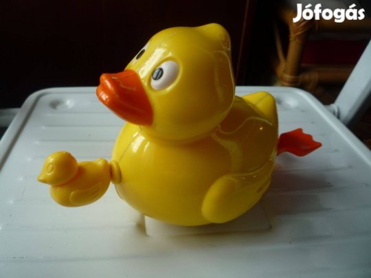 Tomy sárga színű műanyag felhúzható kacsa gyerek fürdőjáték egységáron