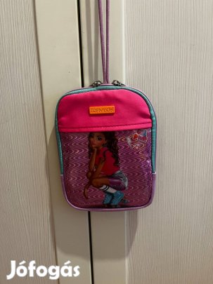 Topmodel lány oldaltáska