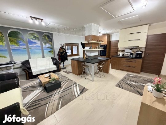 Toponári városrészben nappali + 3 szobás családi ház ELADÓ