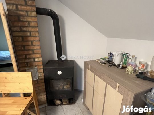 Tordas Öreghegyen felújított ház eladó zártkerti telken