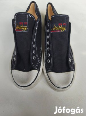 Tornacipő fekete színű