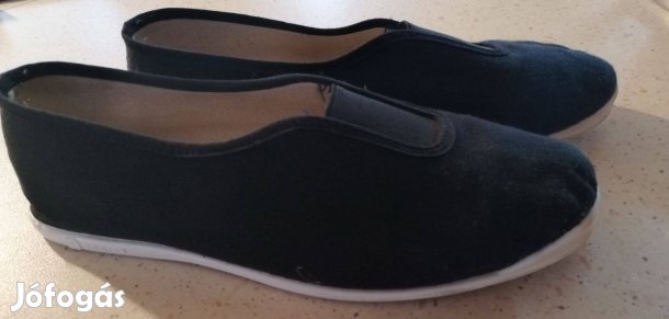 Tornacipő fekete színű vászon (Decathlonos - Domyos) 36-os