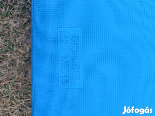 Tornaszőnyeg 4cm vastag.