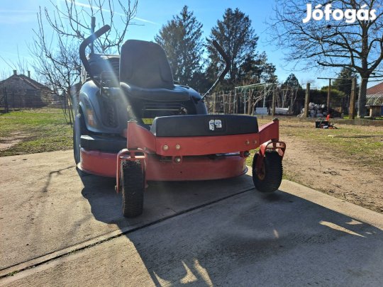 Toro Zero Turn fűnyíró traktor