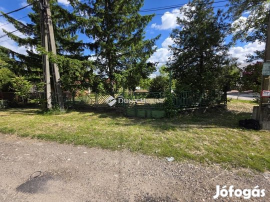 Törökbálinti 714 nm-es telek eladó