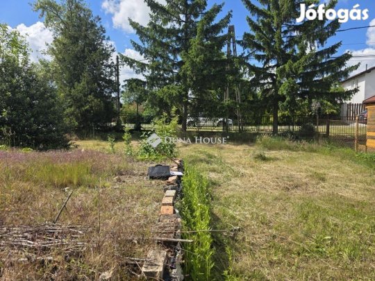 Törökbálinti 714 nm-es telek eladó