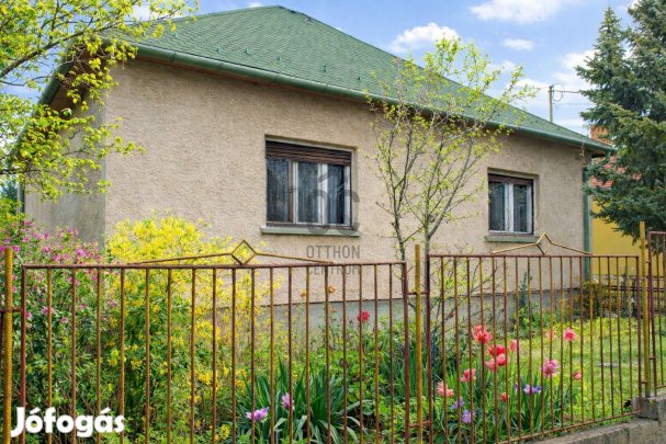 Törökbálinton  Befektetőknek ideális lehetőség, plusz építési telek k