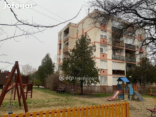 Törökszentmiklósi 26 nm-es lakás eladó