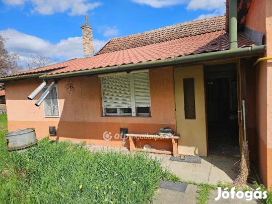 Törökszentmiklósi eladó 86 nm-es ház