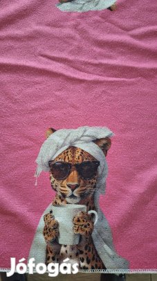 Törölköző napszemüveges tigrises