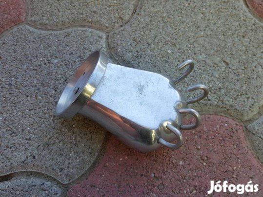 Törölköző tartó fogas tigrismancs formájú, csavarokkal felszerelhető