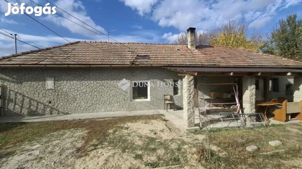 Törteli eladó 55 nm-es ház