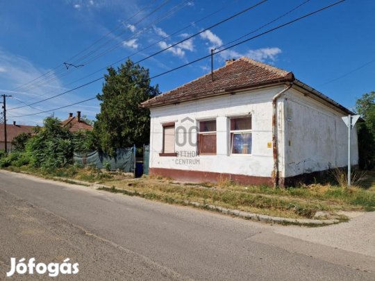 Törteli eladó 77 nm-es ház