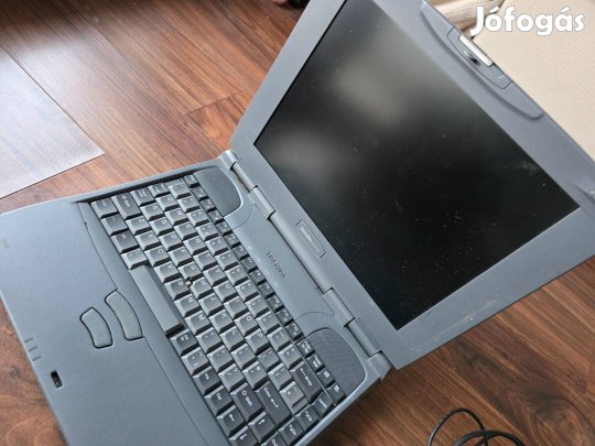 Toshiba 2100Satellite CDS retro notebook laptop eladó