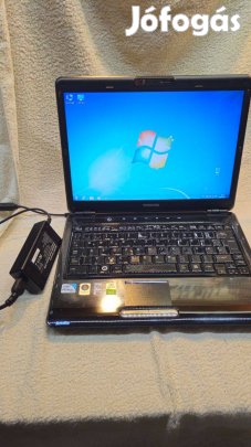 Toshiba Satellite laptop 3 órás akku,netezni filmezni,tanulni