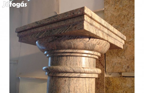 Toszkán gránit oszlop, faragott oszlopfő oszlopláb, márvány posztamens