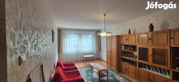 Tóth Árpád gimnázium közelében garzonlakás eladó!