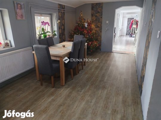 Tótkomlósi 82 nm-es ház eladó