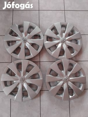 Toyota 15-ös dísztárcsa szett