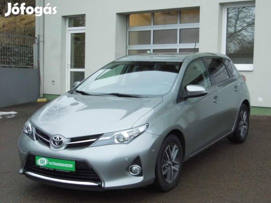 Toyota Auris 1.6 Active Comfort Szervízkönyv-TE...