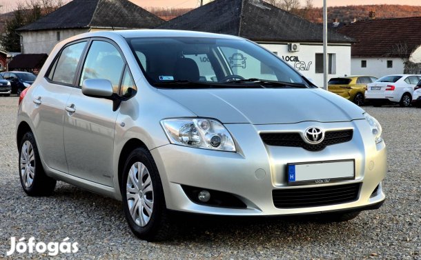 Toyota Auris 2.0 D-4D Sol