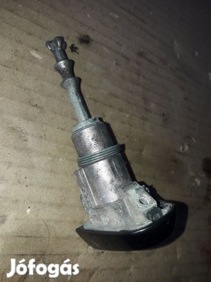 Toyota Auris Bal Első Ajtó Zárbetét