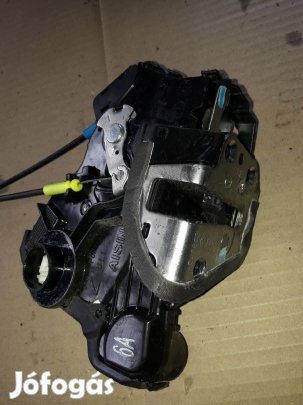 Toyota Auris Bal Első Ajtó Zárszerkezet + Központizár Motor