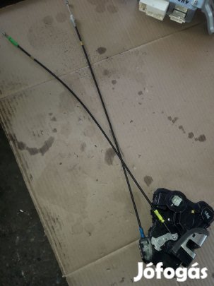 Toyota Auris Jobb Első Ajtó Zárszerkezet + Központizár Motor