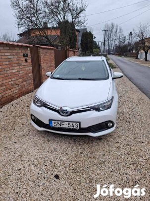 Toyota Auris Touring Sport 1.8 Hibrid