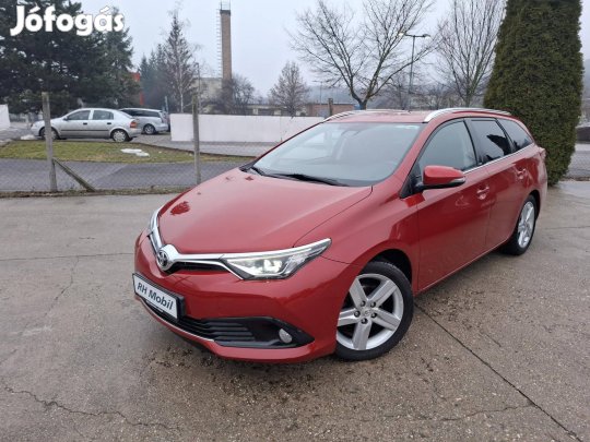 Toyota Auris Touring Sports 1.2T Executive (Aut...