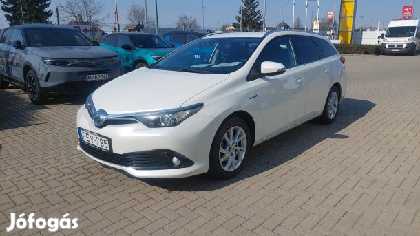 Toyota Auris Touring Sports 1.8 HSD Executive M...
