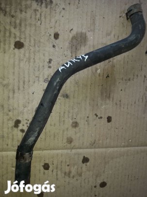 Toyota Auris Vízcső