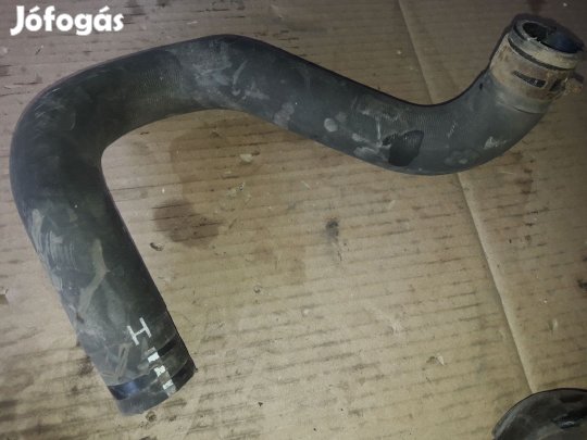 Toyota Auris Vízcső