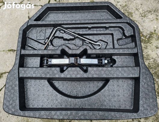 Toyota Auris kombi csomagtér habszivacs, emelővel