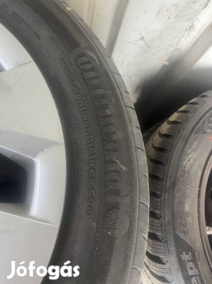 Toyota Auris lemezfelni nyári gumival