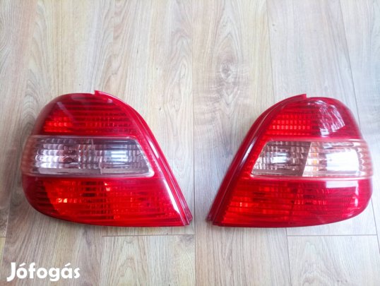 Toyota Avensis 1.6 benzin alkatrészek