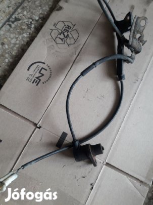 Toyota Avensis ABS Jeladó