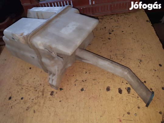 Toyota Avensis Ablakmosó Tartály