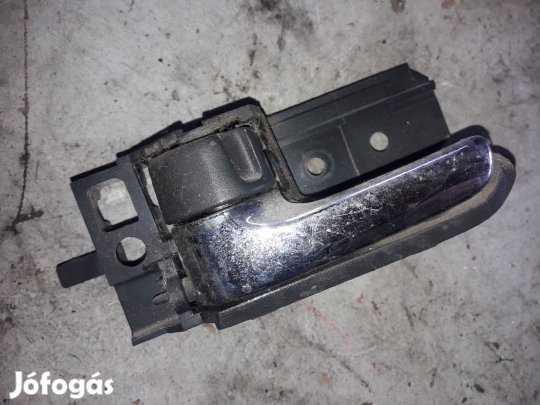 Toyota Avensis Bal Belső Ajtókilincs