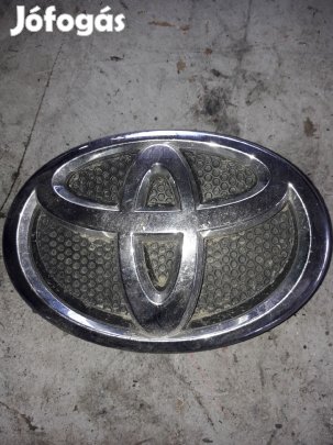 Toyota Avensis Felirat / Embléma