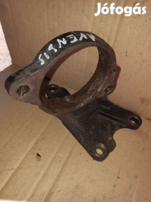 Toyota Avensis Jobb Féltengely Tartó Bak
