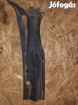 Toyota Avensis Levélrács