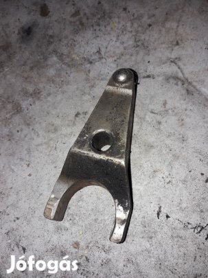 Toyota Avensis Porlasztó Leszorító