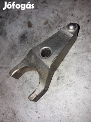 Toyota Avensis Porlasztó Leszorító