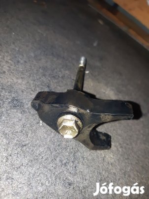 Toyota Avensis Porlasztó Leszorító