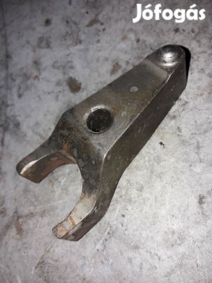 Toyota Avensis Porlasztó Leszorító