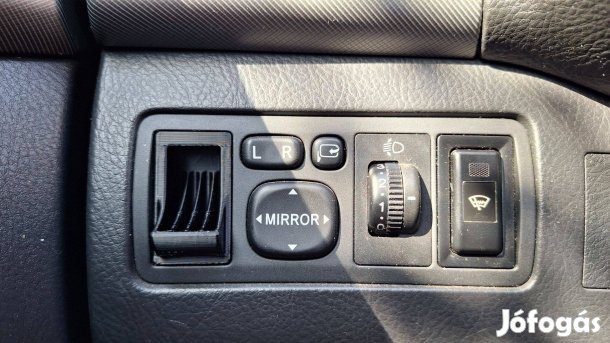 Toyota Avensis T25 vakgomb helyére beépíthető pénzérme tartó