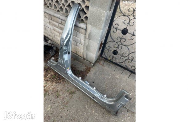 Toyota Avensis T27 küszöb lemez jobbos balos 2011-es