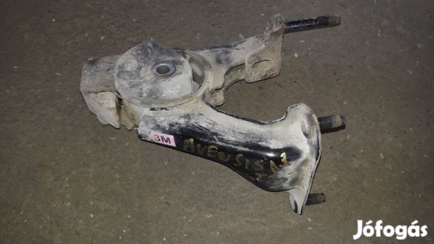 Toyota Avensis Tartó Bak
